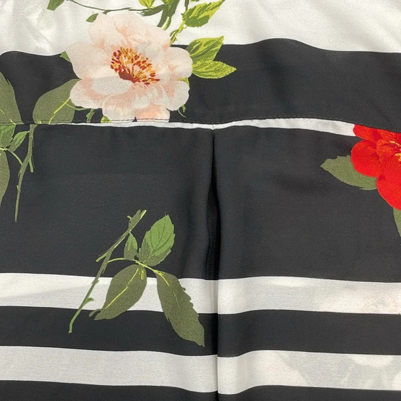 Zac & Rachel 3/4 Sleeve V-Neck Blouse Black White Striped Floral PM - Picture 15 of 15